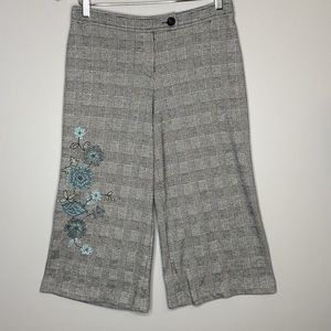 New York & Company Cropped Pants